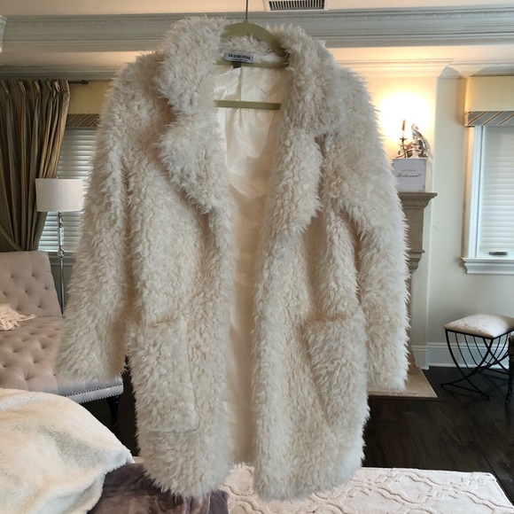 white fluffy faux fur coat - Picture 2 of 5